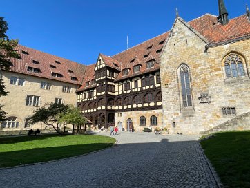 24. September ... Führung im Schloss Ehrenburg , Besuch der Veste Coburg und des Naturkundemuseums