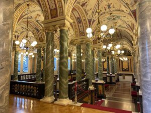 Tag 3 01.01.2026 Pontifikalamt mit dem Bischof, Führung und Konzert in der Semperoper