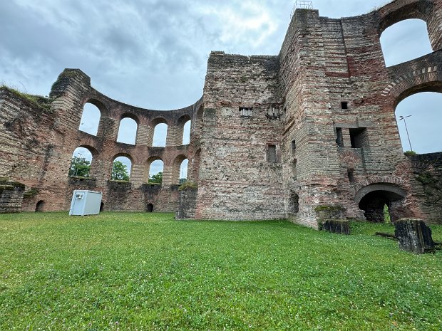 04. Juli Besichtigungen in Trier ... mit unter die Kaiser- und die Barbara-Thermen, des Amphitheaters und eine Mosel-Schifffahrt.